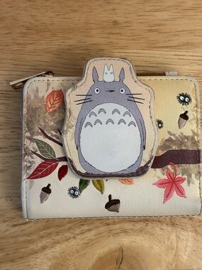Studio Ghibli My Neighbor
Totoro Fall Leaves Wallet